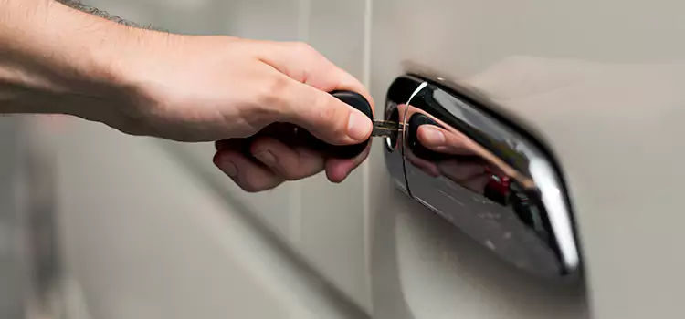 Why Choose Our Auto Locksmith Team in Bloomington, IL?